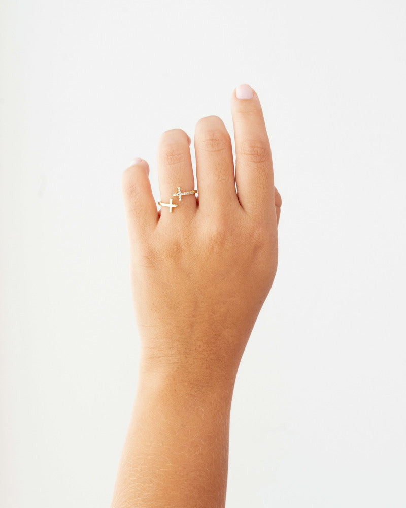 Adjustable Cross Ring - Size M