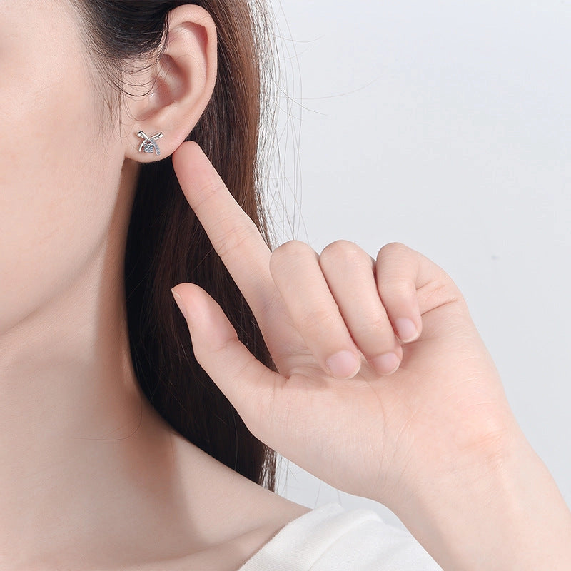 Four-Prong Bow Moissanite Stud Earrings