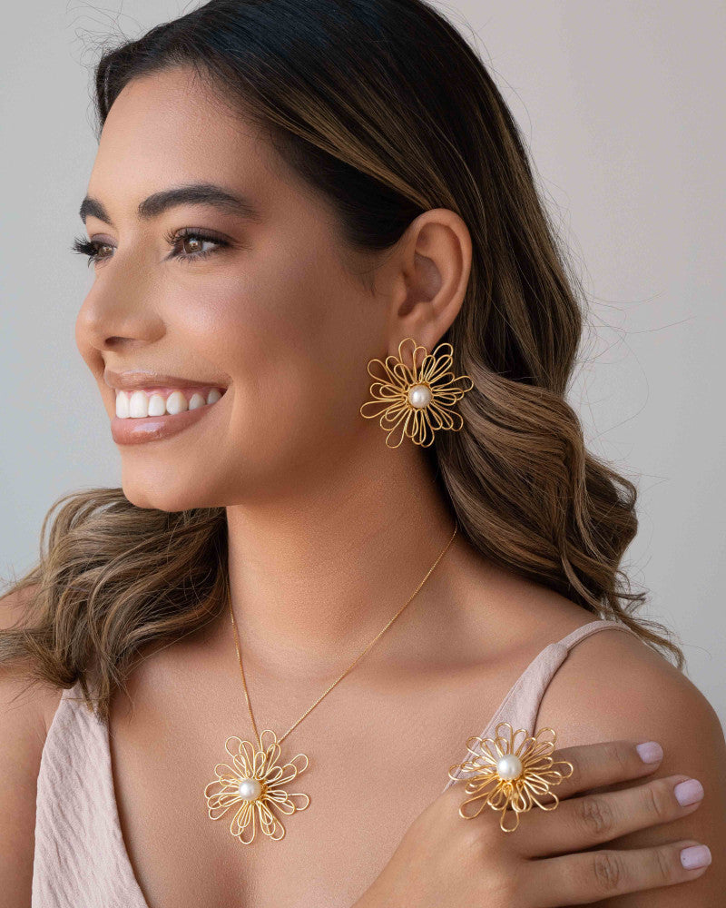 Brinco Flor com Perola