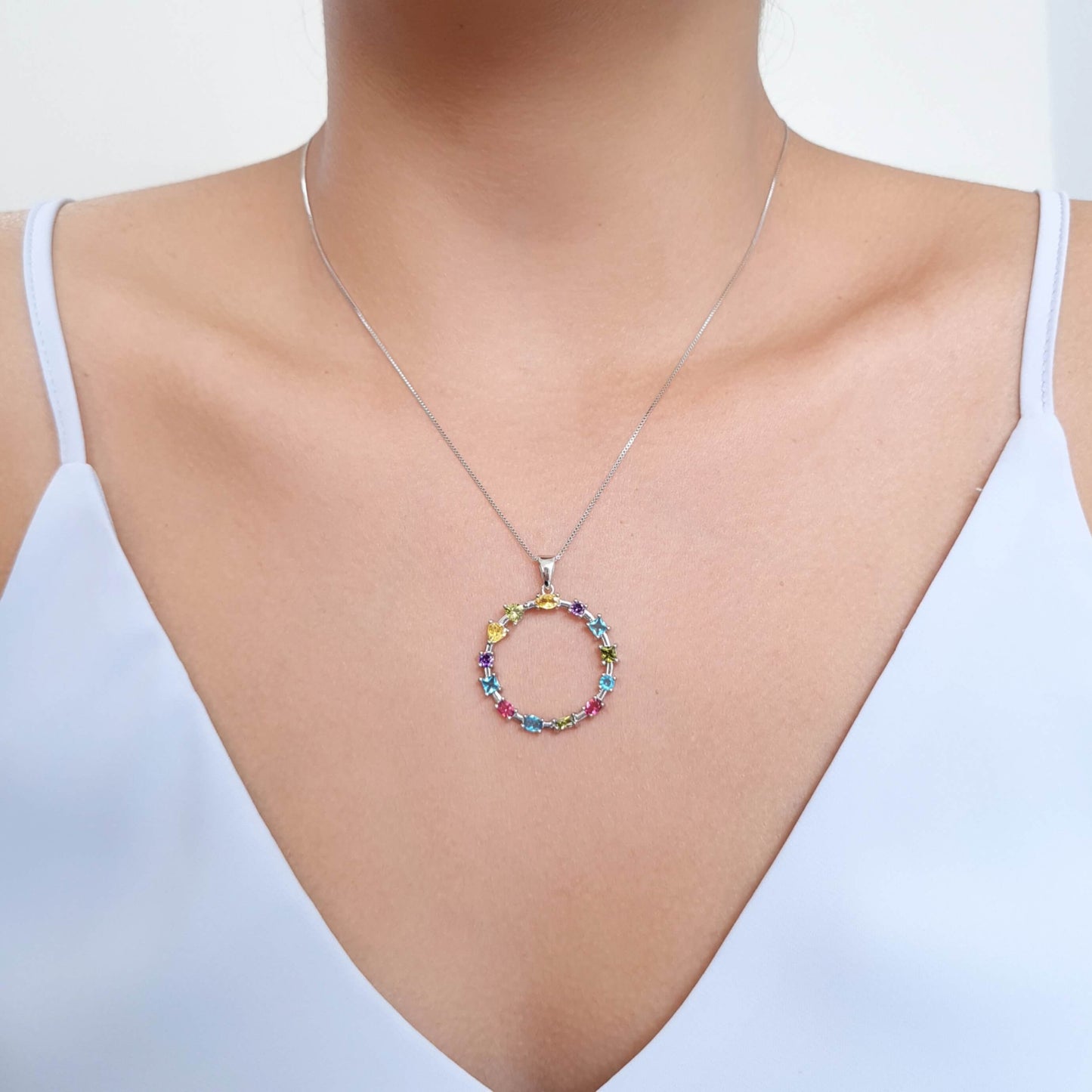 Mandala Redondo Necklace Branco
