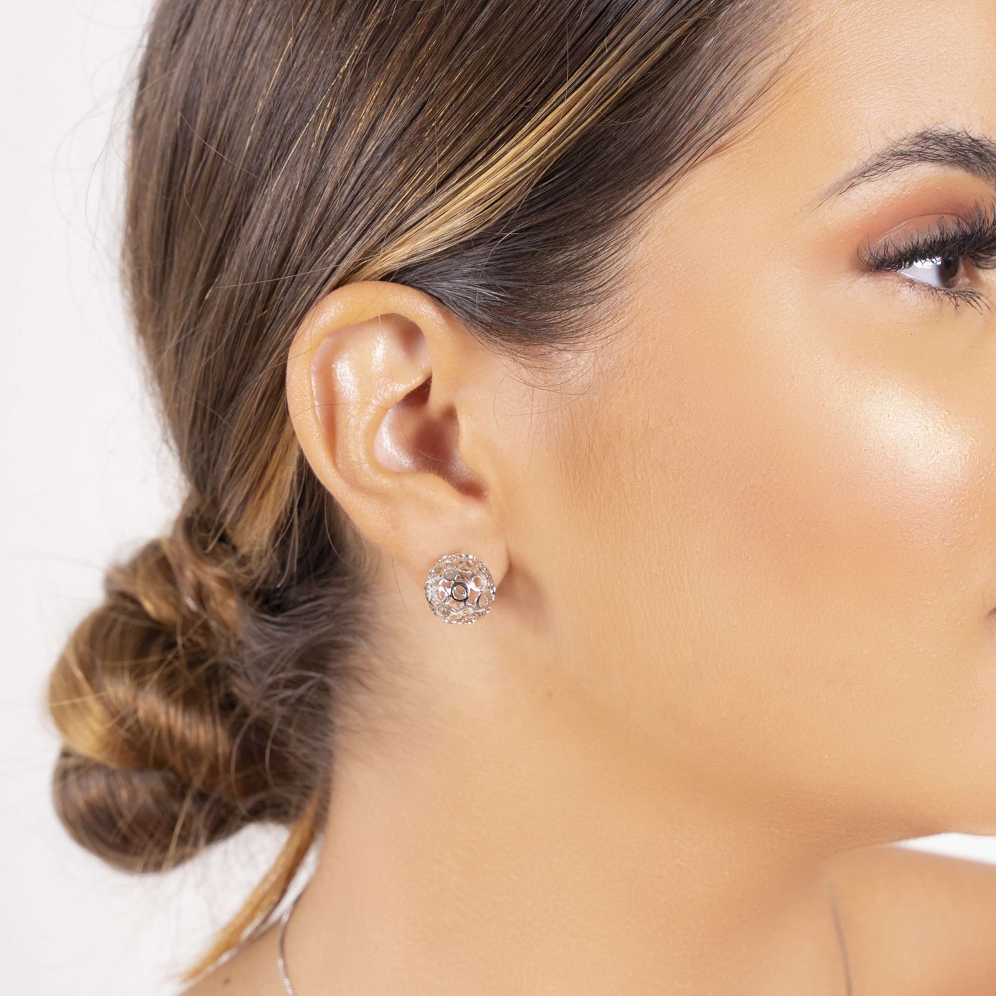 Bola Vaz Branco Earrings